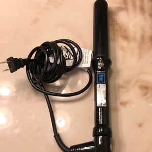 Nutika curling wand